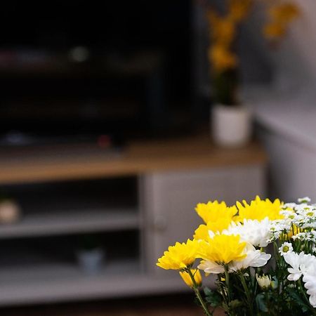 Stamford Central Stay - Stylish 2-Bed Apartment With Wifi Bagian luar foto