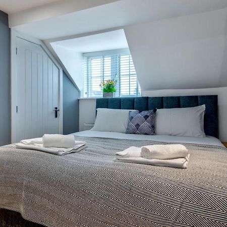 Stamford Central Stay - Stylish 2-Bed Apartment With Wifi Bagian luar foto