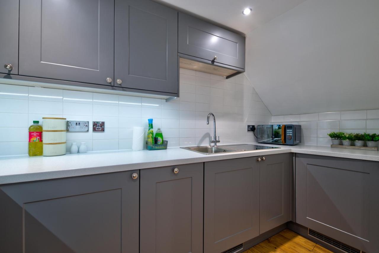 Stamford Central Stay - Stylish 2-Bed Apartment With Wifi Bagian luar foto