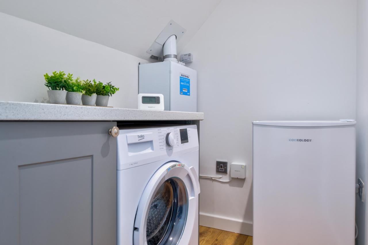 Stamford Central Stay - Stylish 2-Bed Apartment With Wifi Bagian luar foto